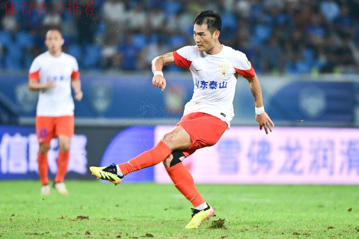 东亚杯|国足赛后积极休整 廖力生采访流露真情